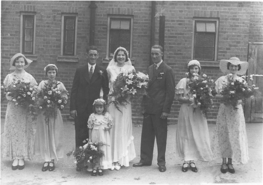 The Wedding of James Connelly and Elsie Freda Bessant (06 Aug 1934)